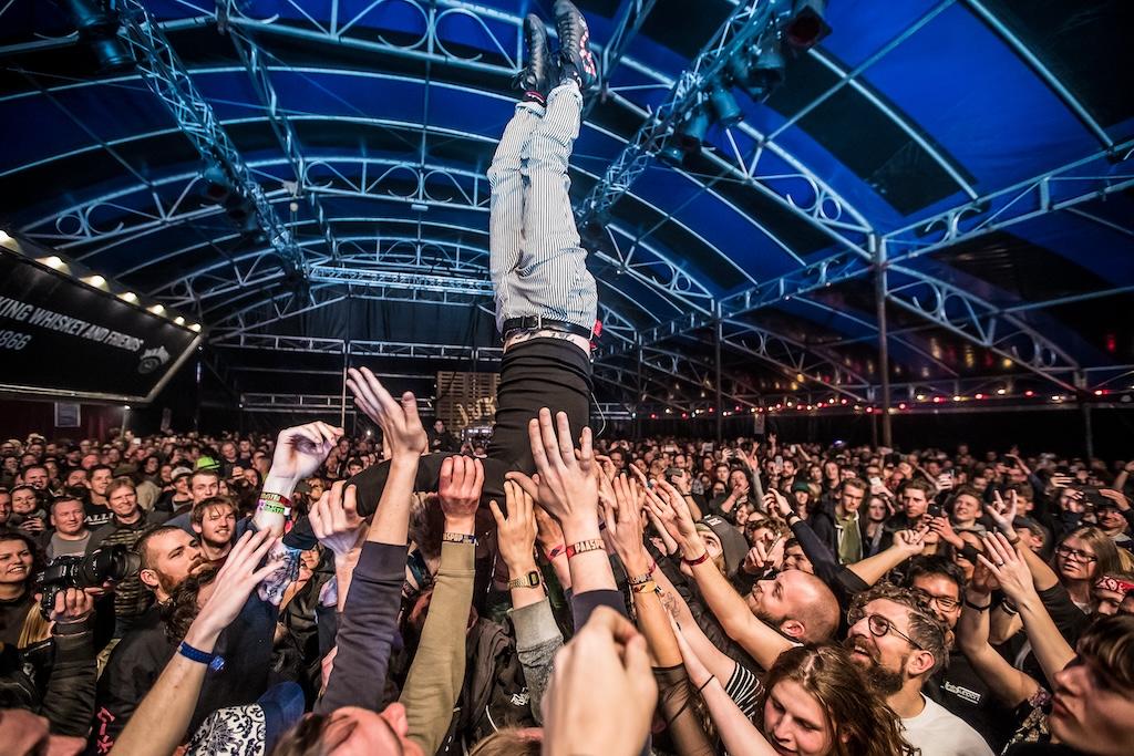 Afdruk 'Frank Carter and the Rattlesnakes' op Paaspop festival